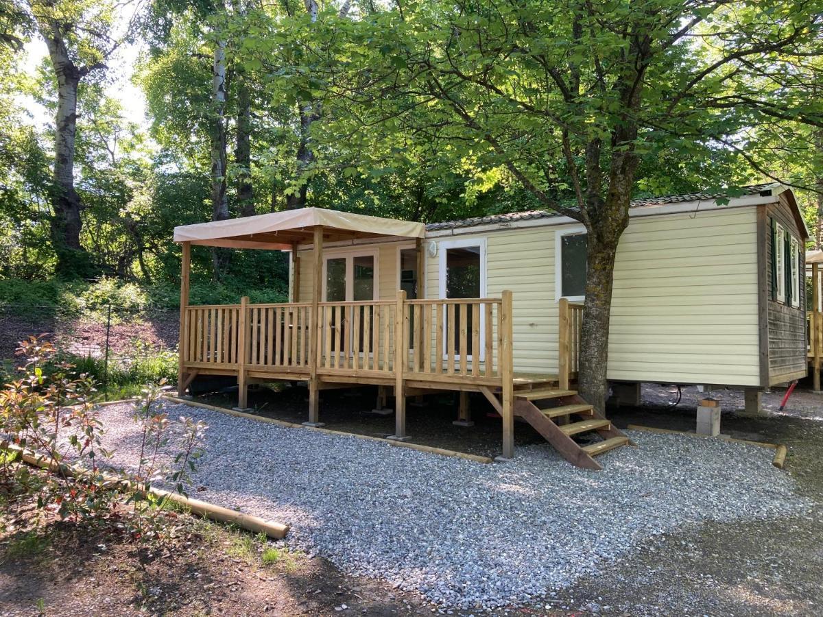 Отель Camping Les Grillons Эмбрён Экстерьер фото